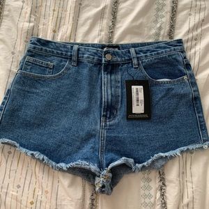 NWT PrettyLittleThing denim shorts